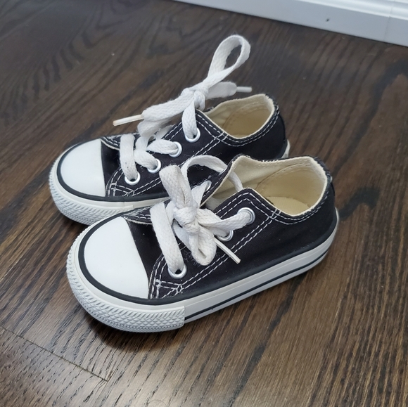 Converse Black Sneakers Size Infant 4 - Picture 1 of 5